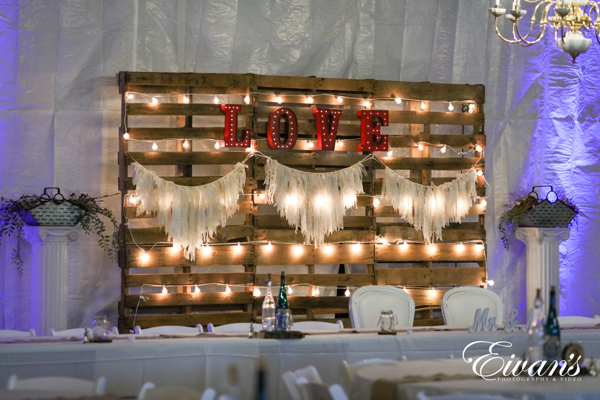 image of the bridal party table