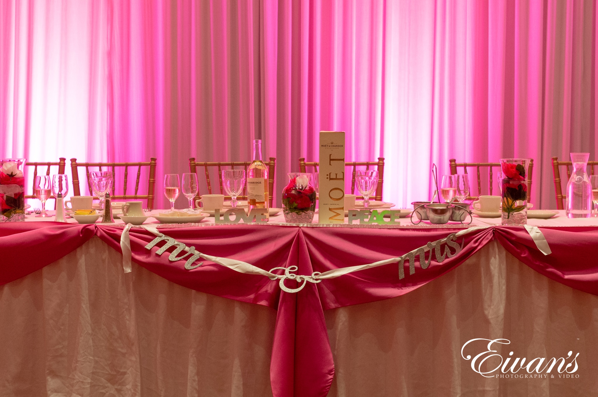 wedding-reception-decoration-ideas image of the bridal table