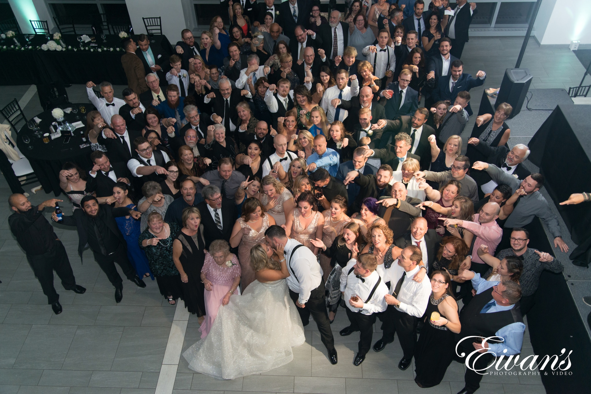 wedding-photography-shot-list image of wedding reception gifts