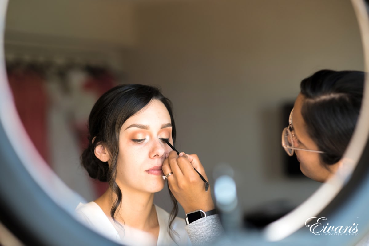 Airbrush Vs Traditional Makeup Wedding Must read for all brides