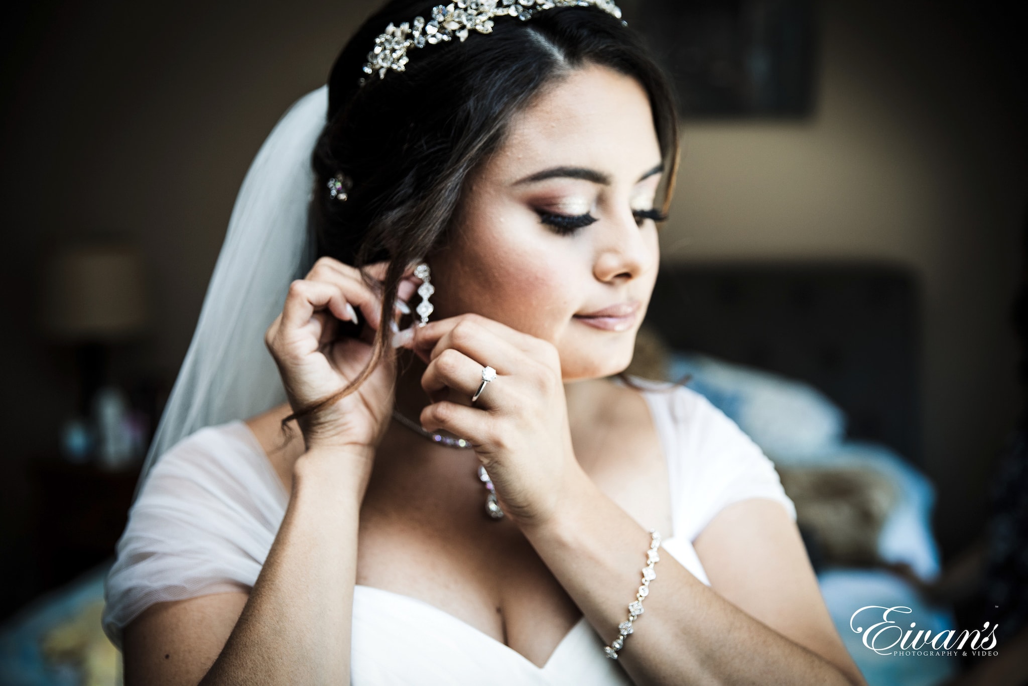 Airbrush Vs Traditional Makeup Wedding - Must read for all brides