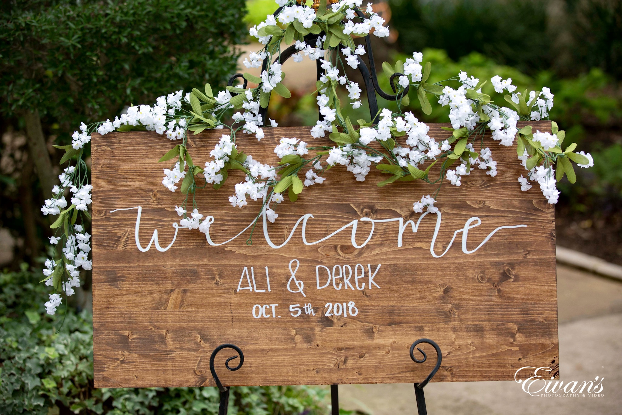 Rustic Wedding Sign,Shabby Chic Wedding Sign Personalised Wedding This Way Sign 