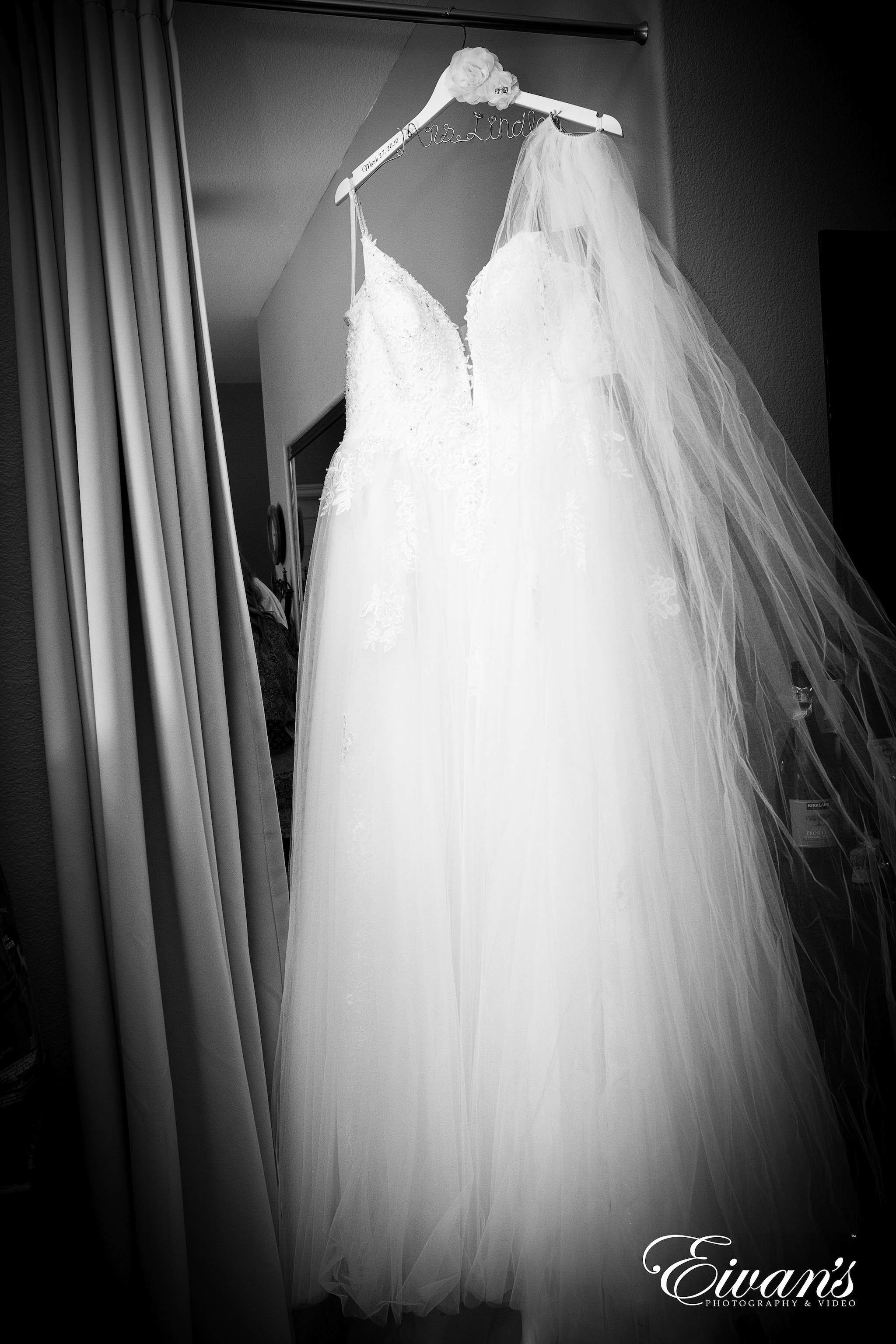 Copyright Eivan’s Photo, Inc. Copyright Eivan's Photo, Inc.