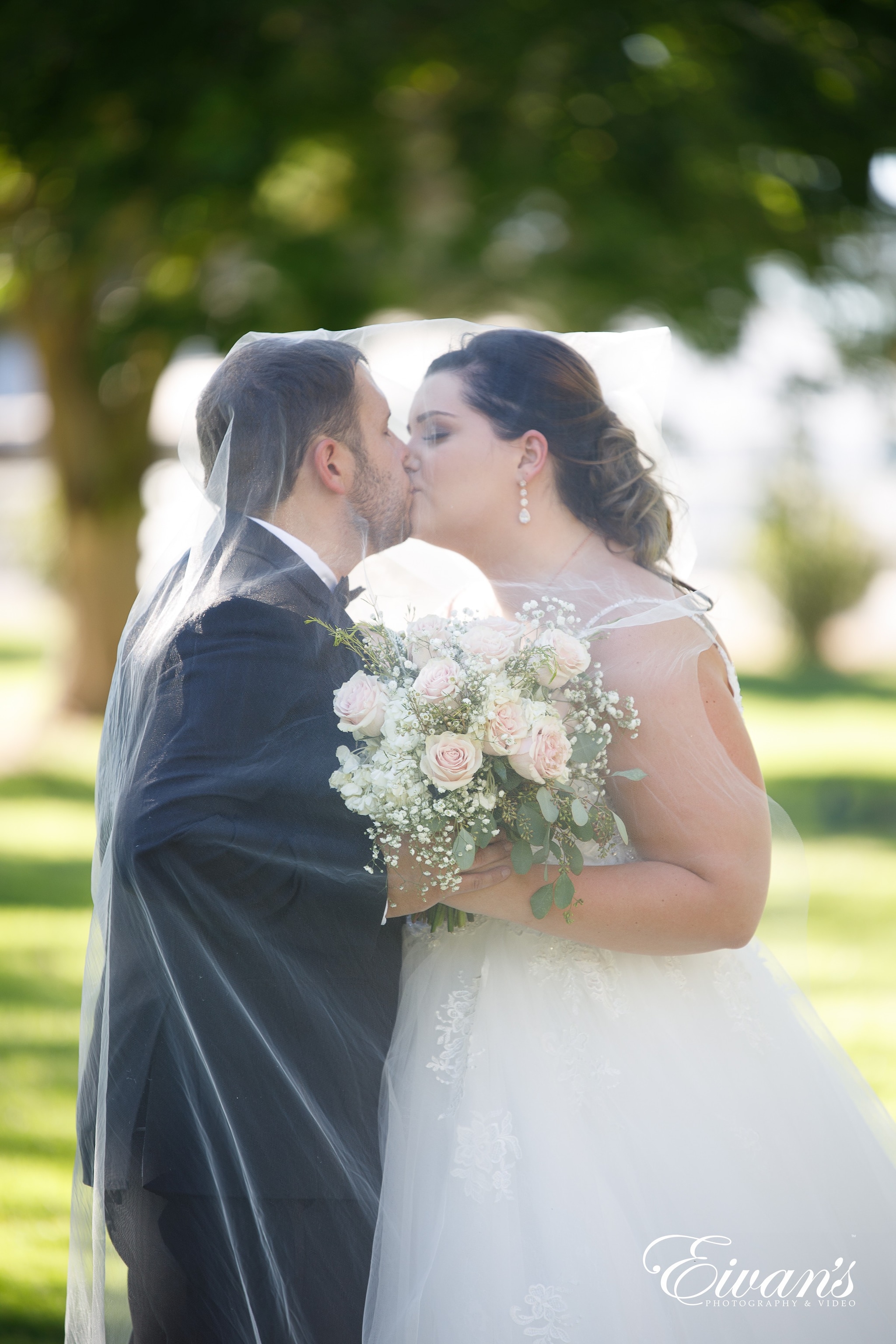 Featured Rebekah Ryan Lasvegas Wedding 024 Featured Rebekah Ryan Lasvegas Wedding 024