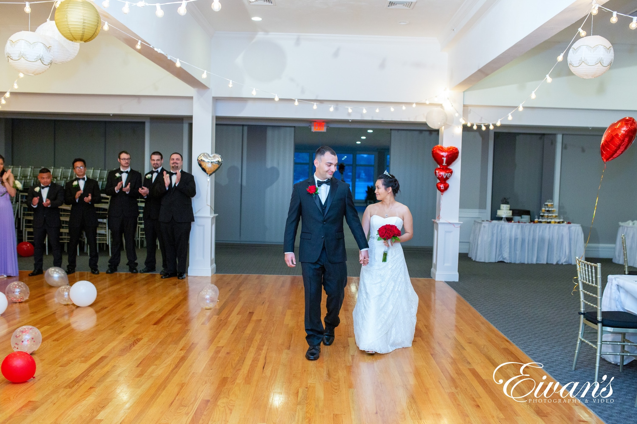 7 Ways to Alternate the Garter Toss Tradition