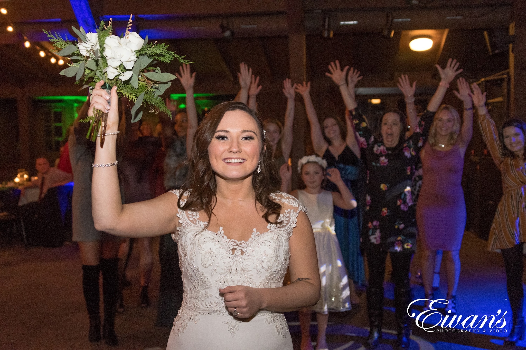 Pros and Cons: The Wedding Garter Toss Tradition