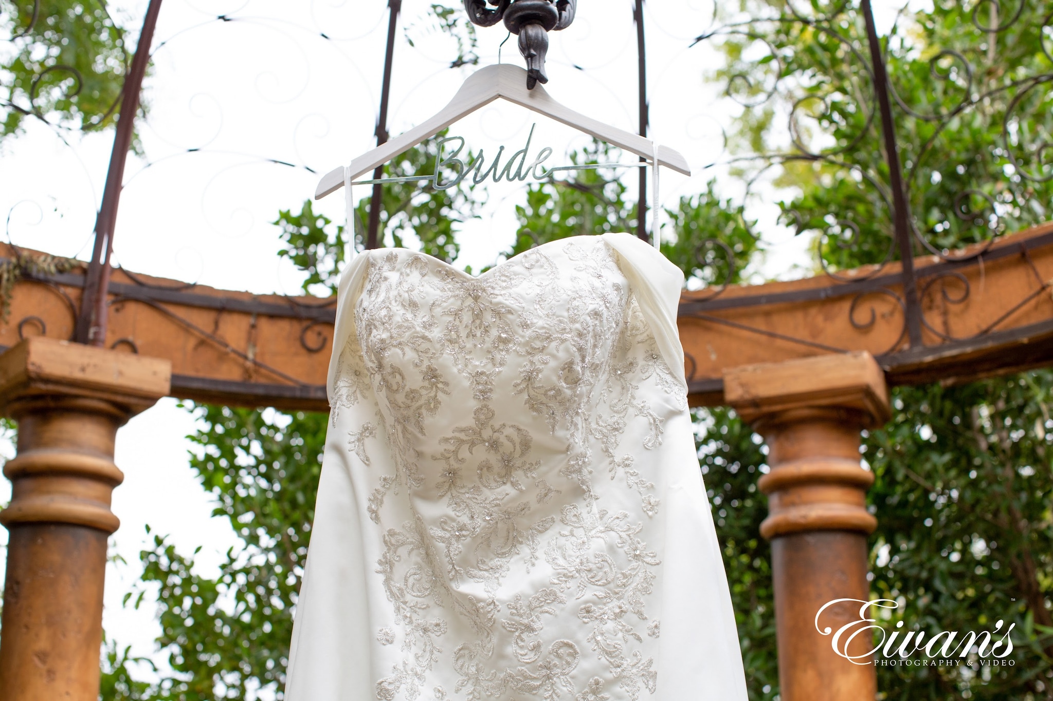 Top 10 Wedding Dress Designers 026