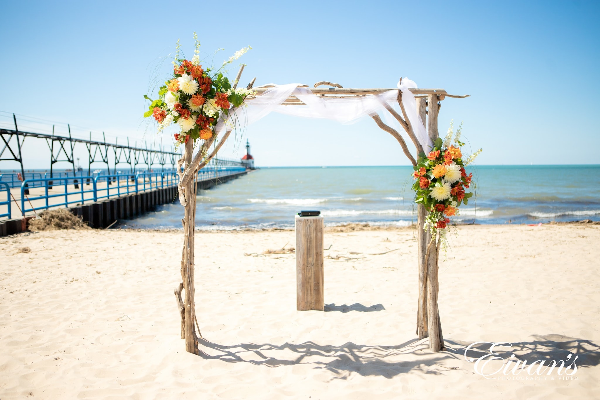 Tips To Help You Choose the Best Beach Wedding Venues | Eivan's Photo