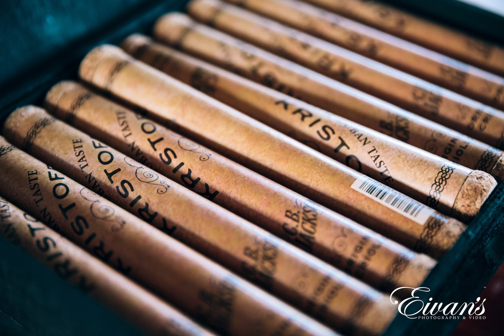 Creative Wedding Gift Ideas For Modern Newlyweds | Eivan's Photo