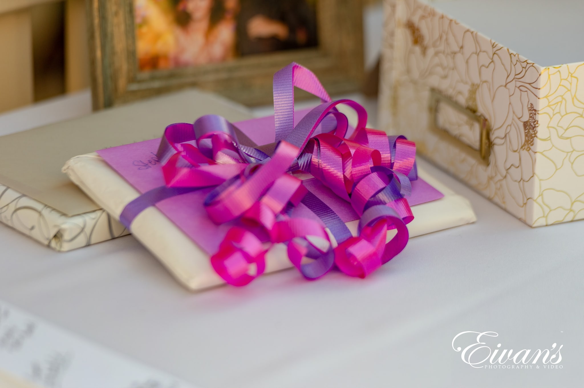 creative-wedding-gift-ideas-for-modern-newlyweds-eivan-s-photo