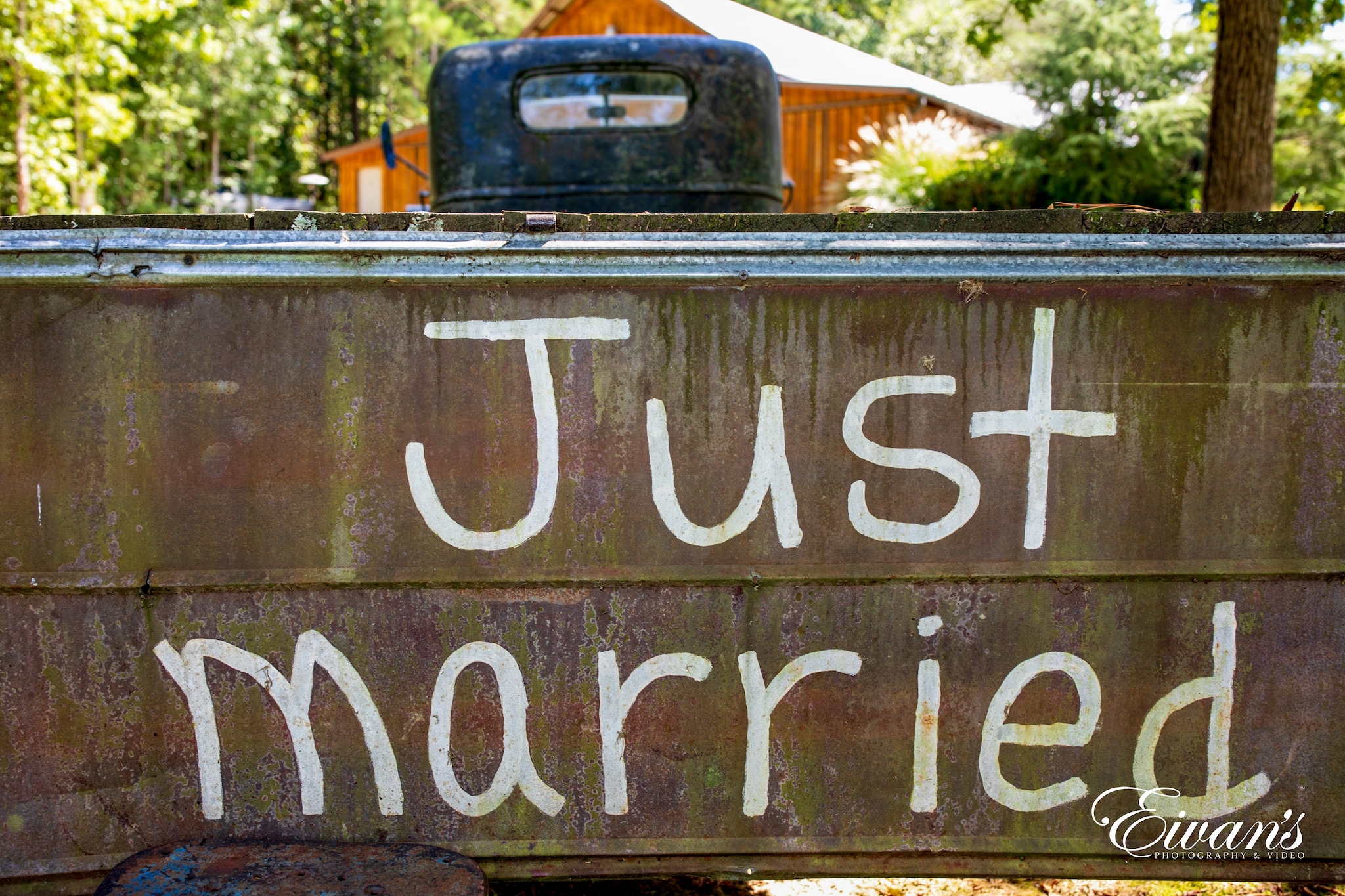 Copyright Eivan's Photo, Inc.