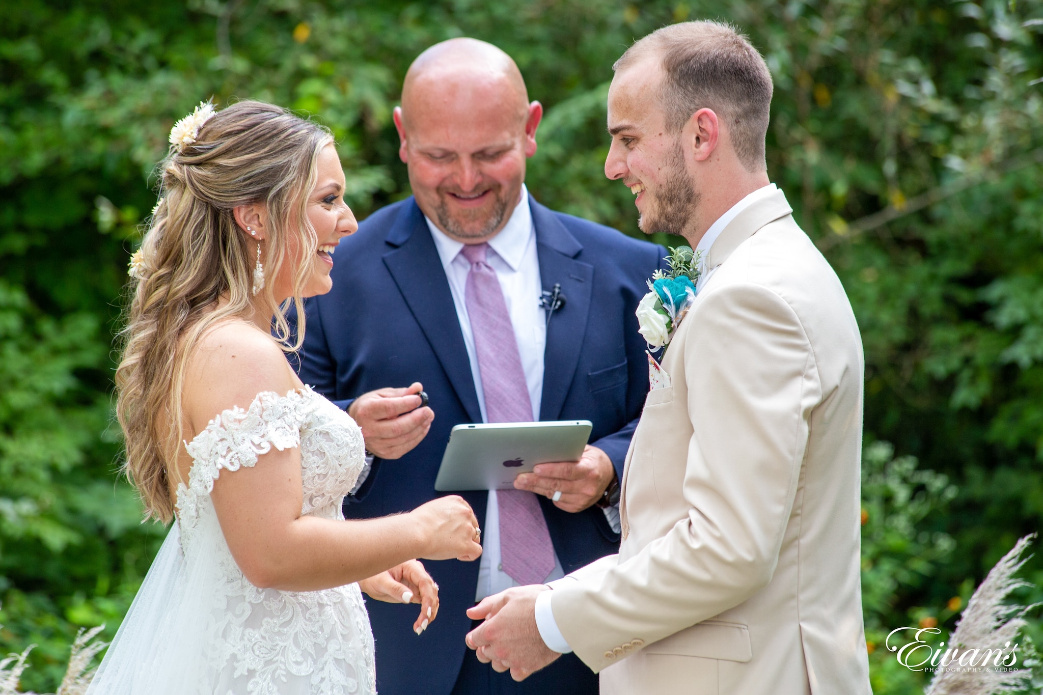 First Kiss Wedding Photos Eivan's Photography & Video