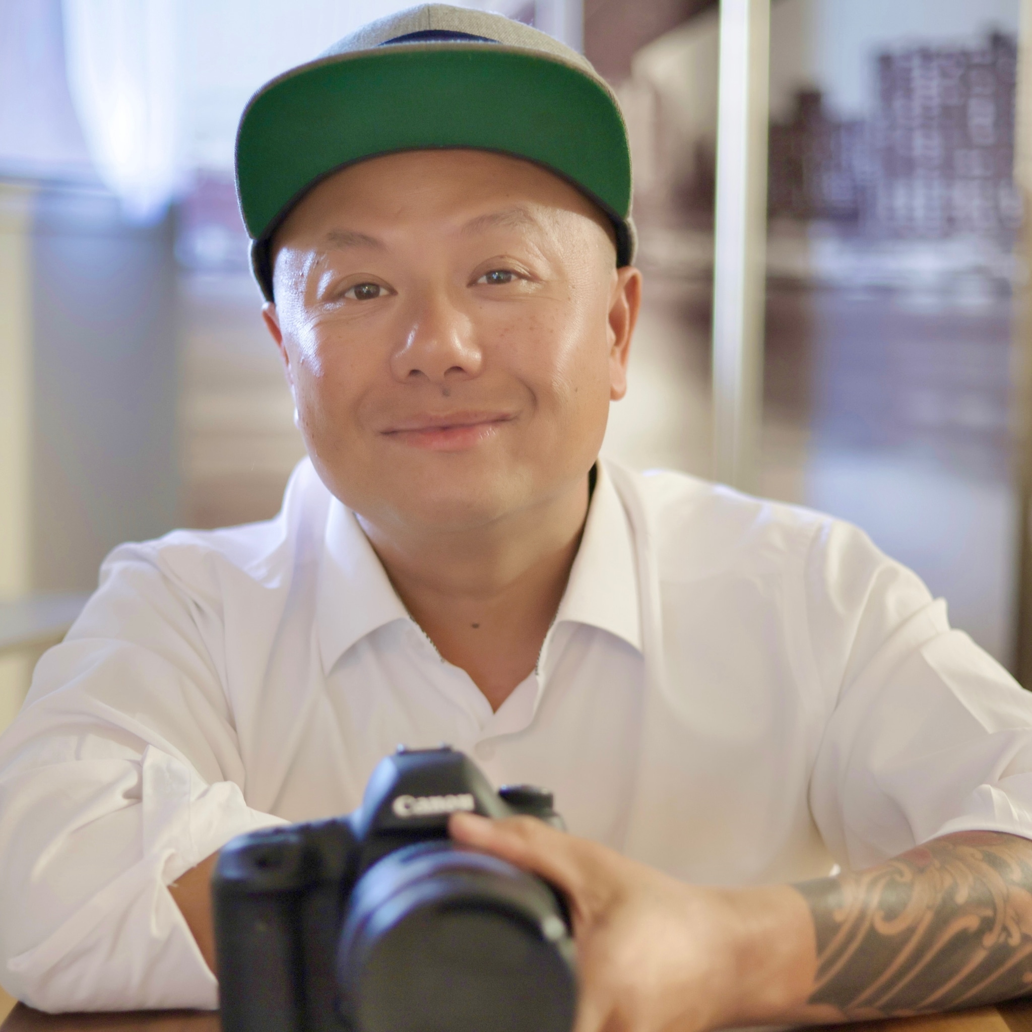 Eivan's Headshot An L.