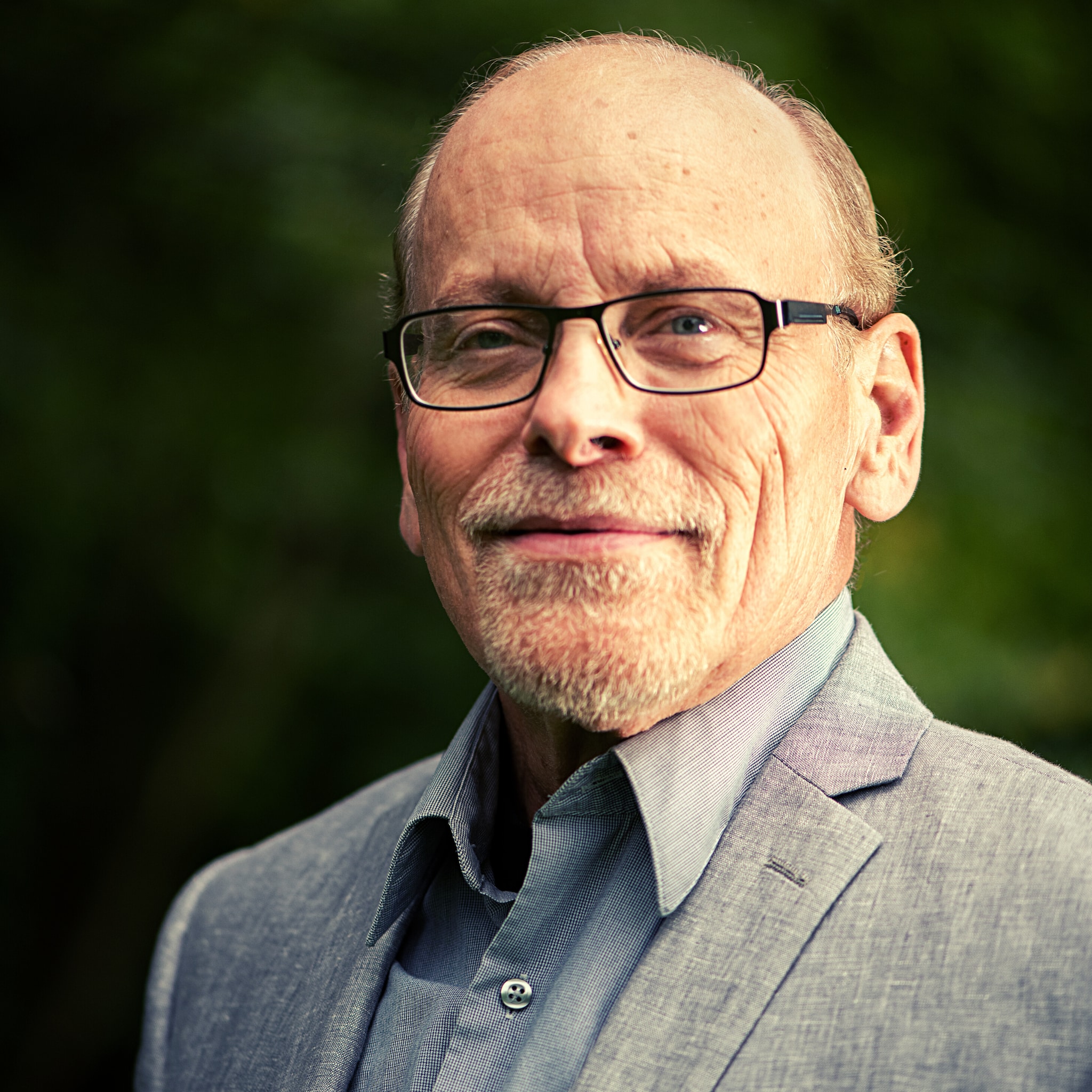 Eivans Headshot (32)