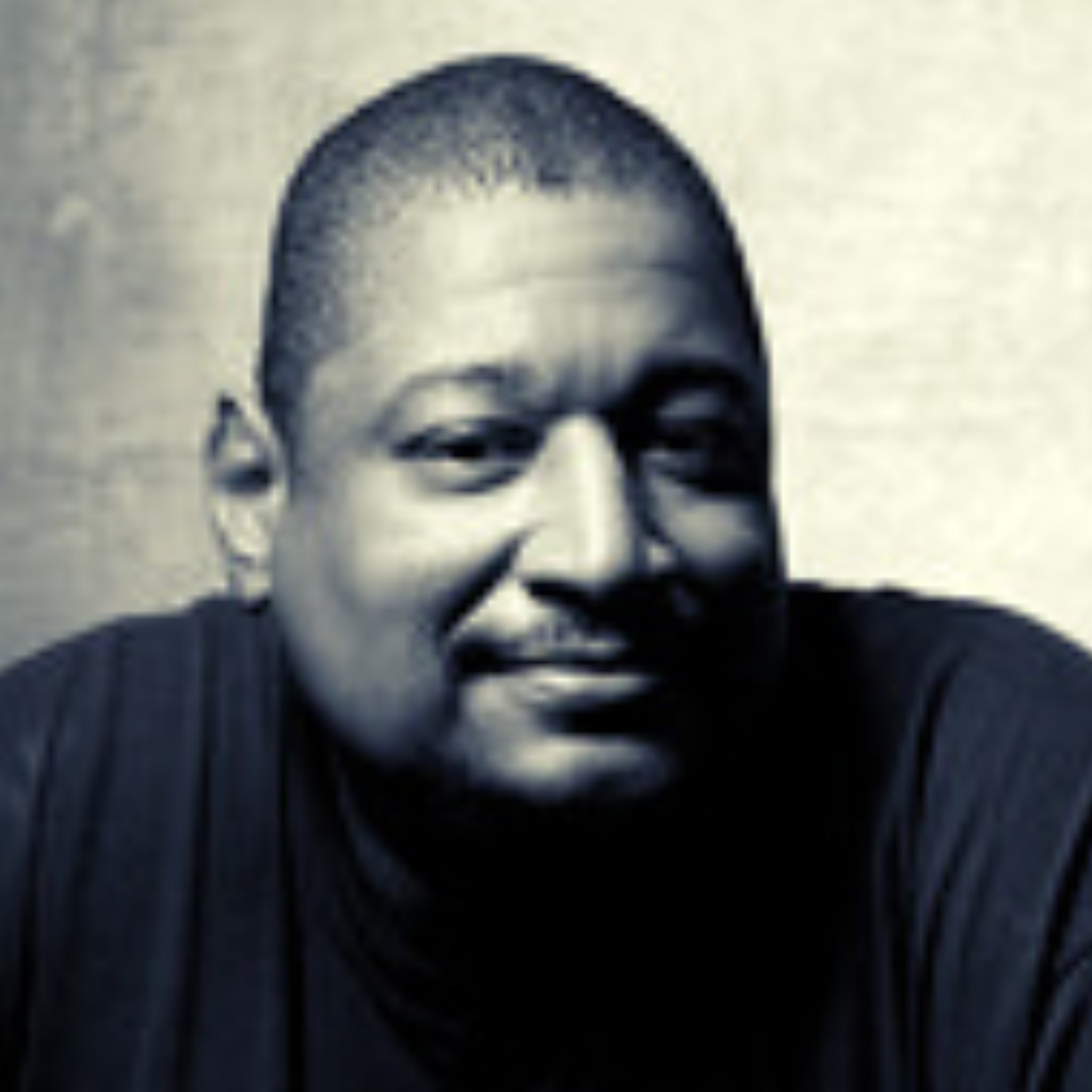 Eivans Headshot (44)