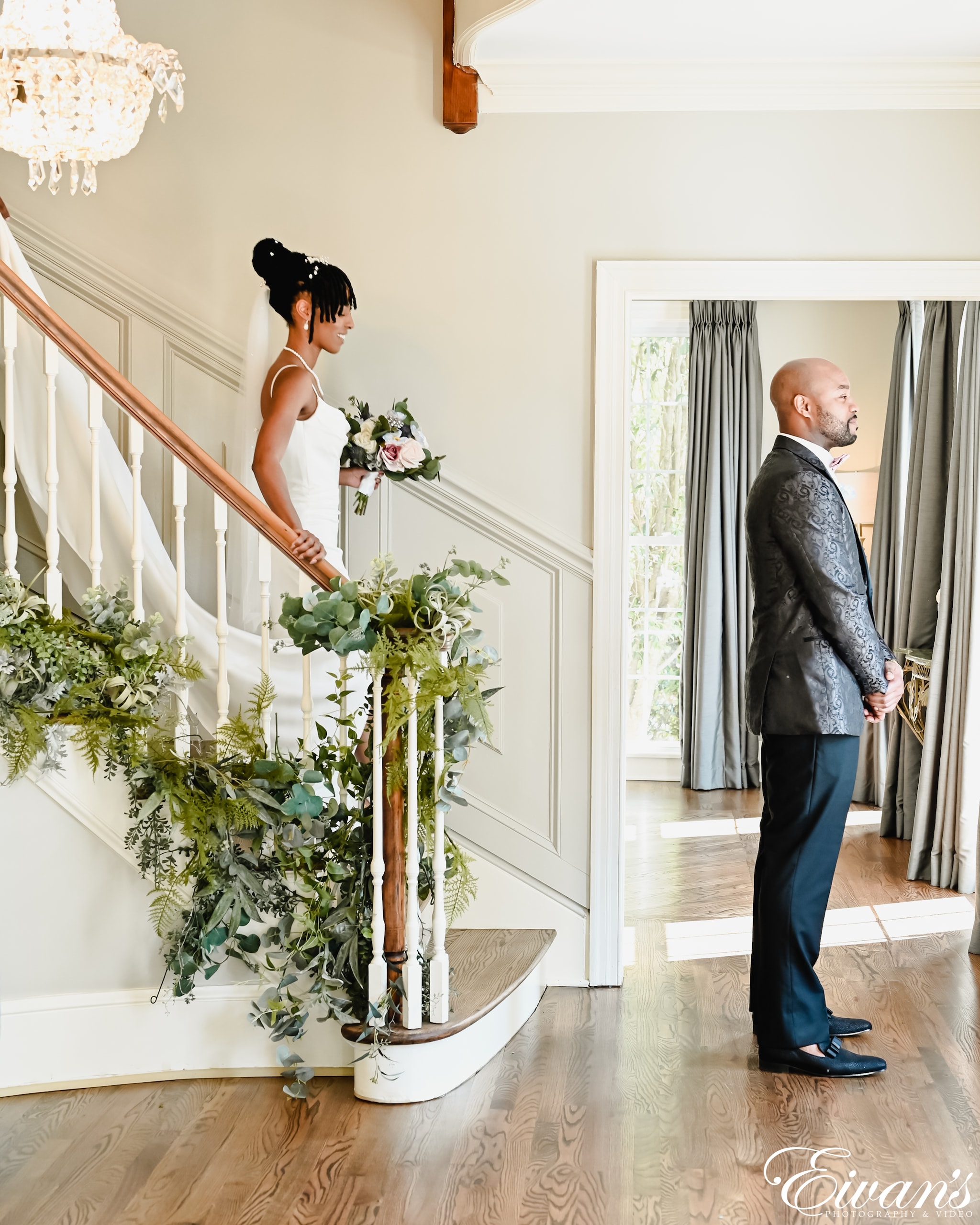 Eivans (7) Eivans (7)