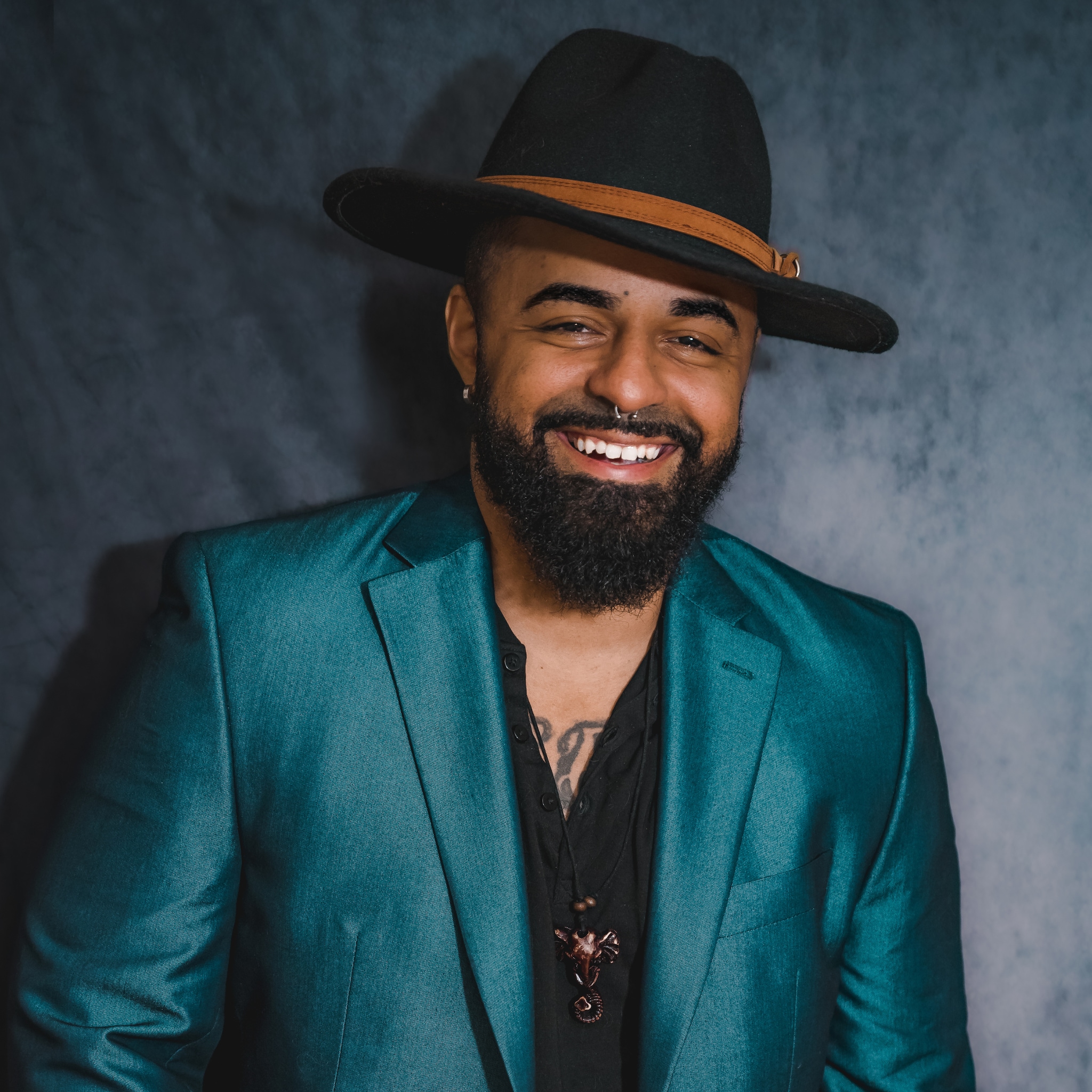 Eivans Headshot (20) Eivans Headshot (20)