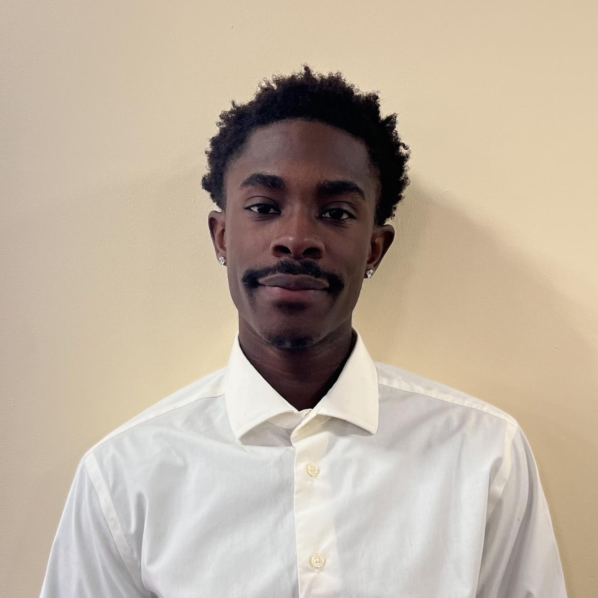 Eivans Headshot (22) Kevin H.