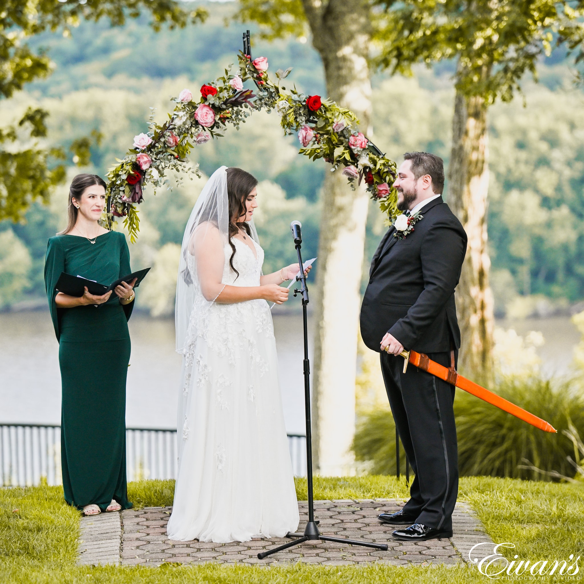 Copyright Eivan's Photo, Inc.